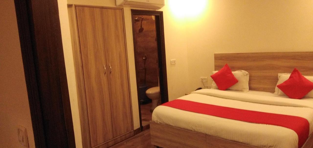 Airport Hotel Golden Bliss Near Delhi Airport Nueva Delhi Exterior foto